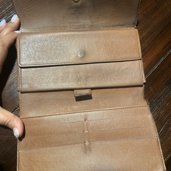 Louis Vuitton Wallet - Picture 3 of 3